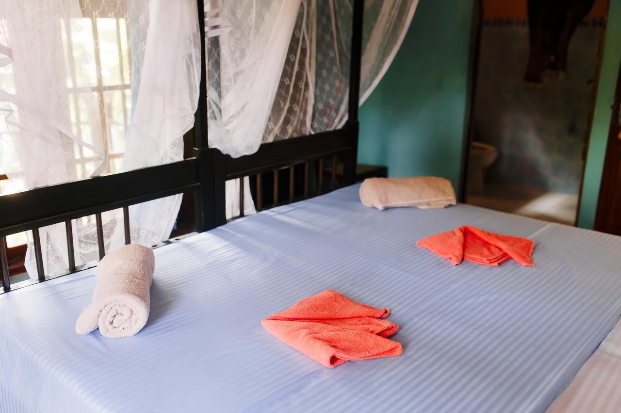 Sunny Family Hotel Unawatuna Habitación foto
